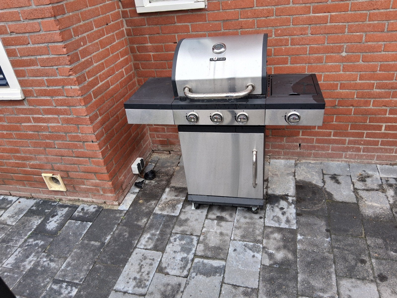 Gebruikte gasbarbecue zonder slang en drukregelaar, Tuin en Terras, Ophalen of Verzenden, Gebruikt, Onbekend