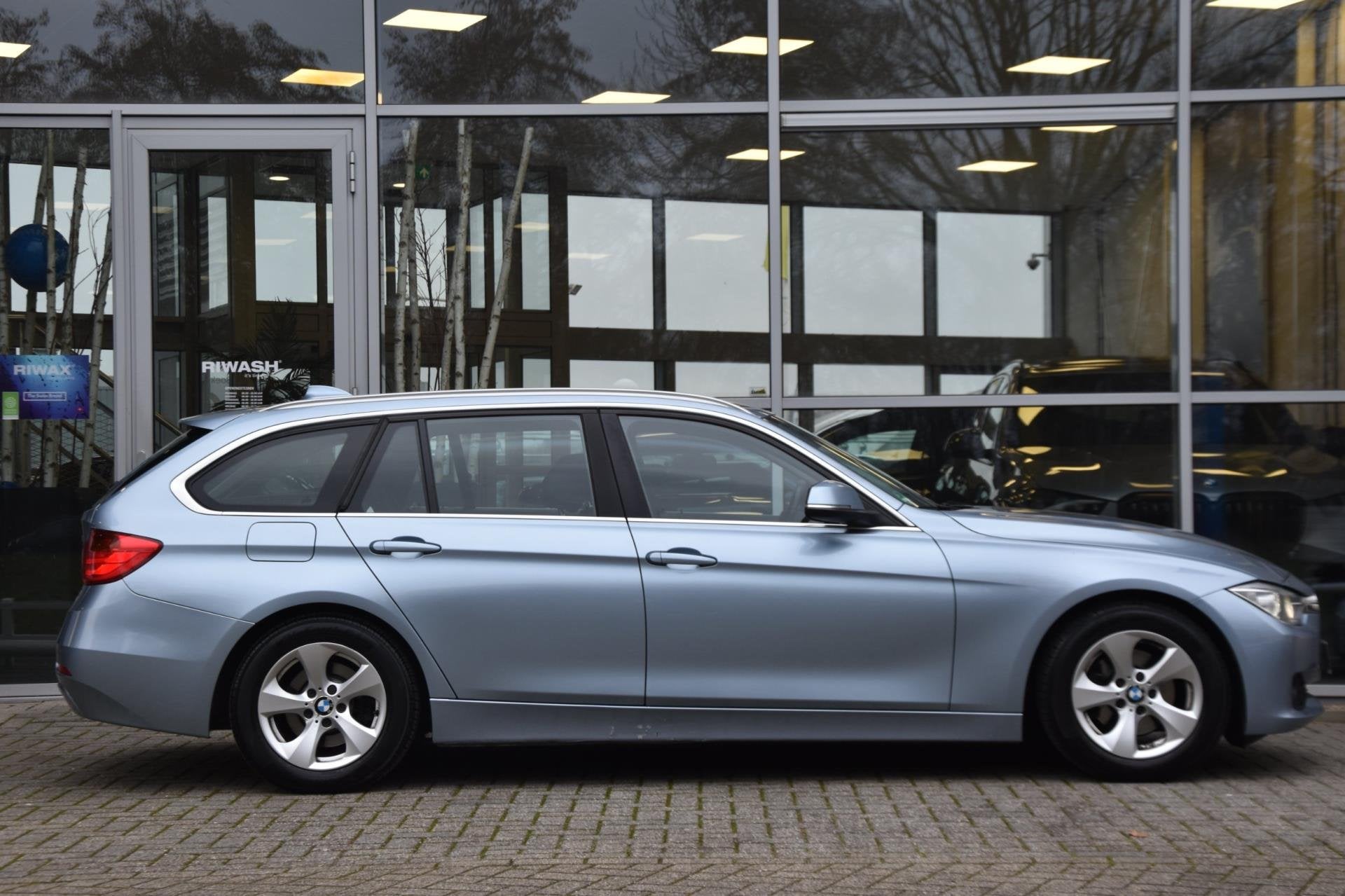 BMW 3-serie Touring 320d EfficientDynamics Navi PDC Xenon Cr, Auto's, Euro 5, Zwart, 4 cilinders, Blauw