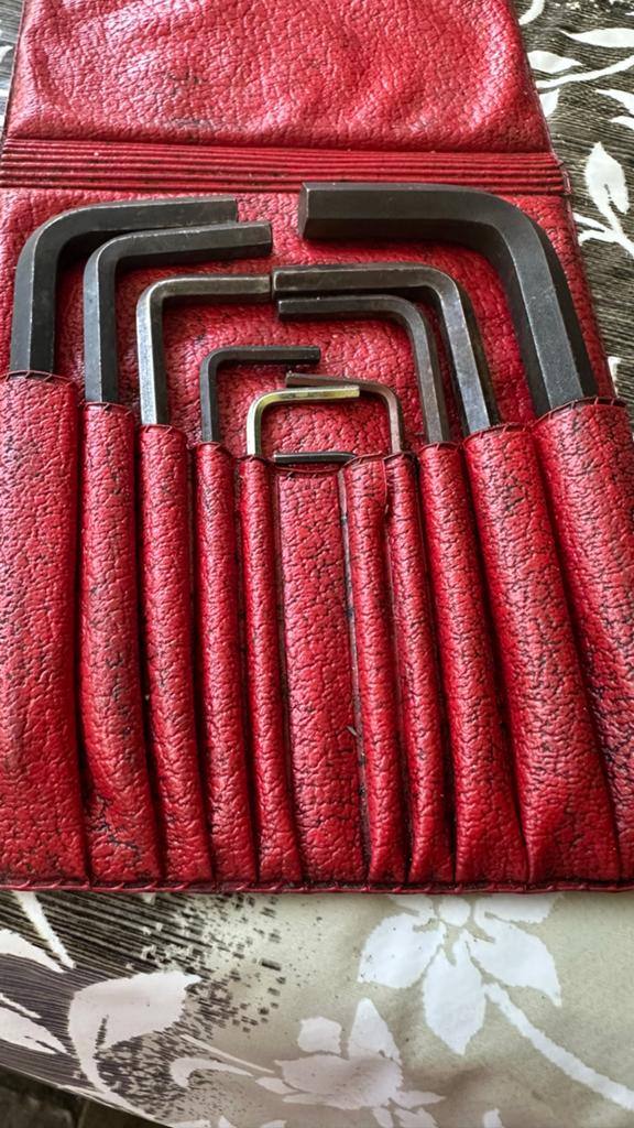 FACOM inbussleutelset in rode hoes, Ophalen of Verzenden, Gebruikt