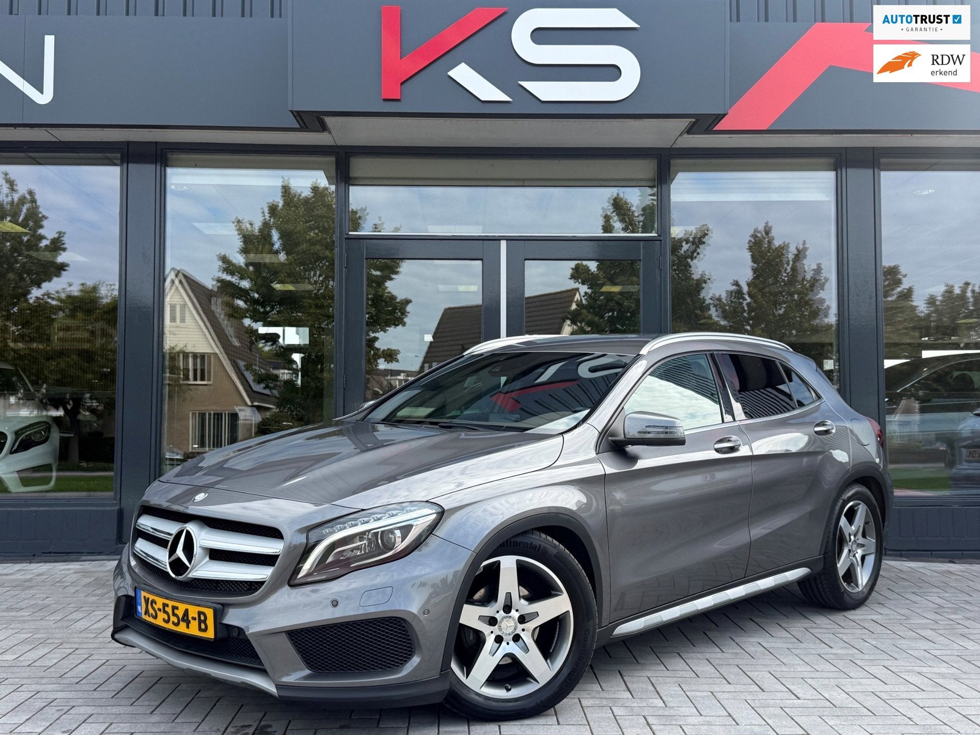 Mercedes-Benz GLA-klasse 200 AMG Leder Automaat Led Camera, Gebruikt, Euro 6, 715 kg, Navigatiesysteem