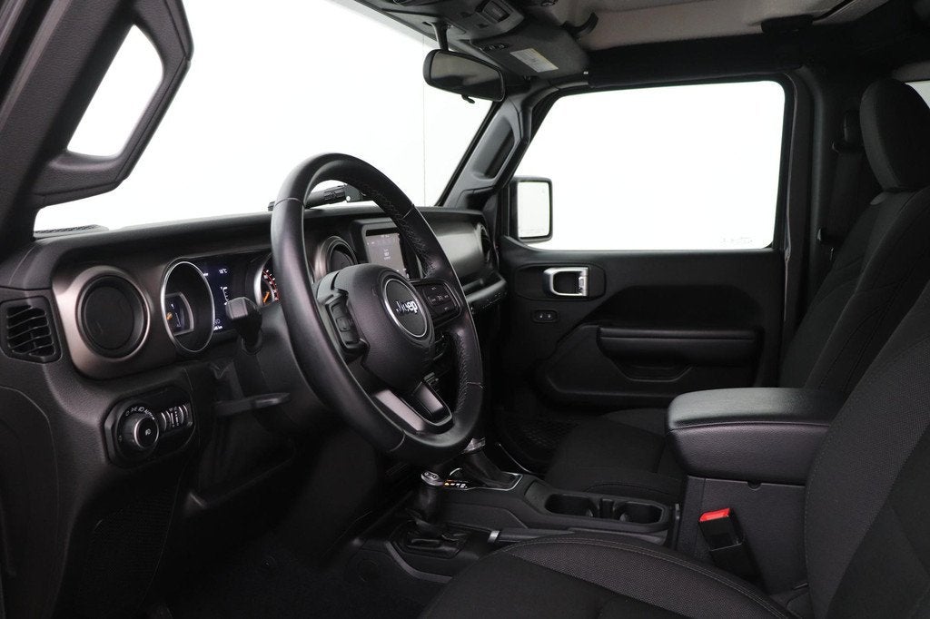 Jeep Wrangler 3.6T Willy's | Automaat | Trekhaak | Camera |, Auto's, Automaat, Stof, Cabriolet, 4 stoelen