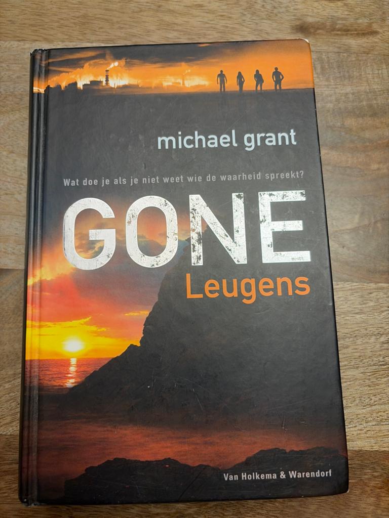 Gone: Leugens - Michael Grant (Harde kaft), Boeken, Ophalen of Verzenden, Gelezen