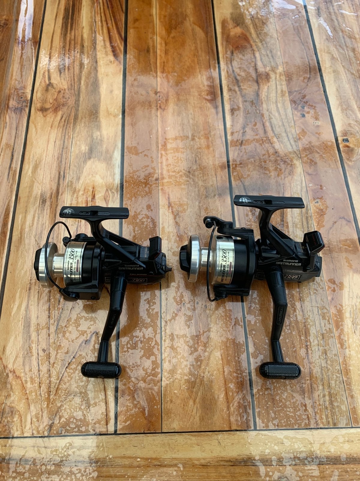 2 Shimano 3500 Baitrunners in topstast, Watersport en Boten, Hengelsport | Karpervissen, Ophalen, Zo goed als nieuw, Molen