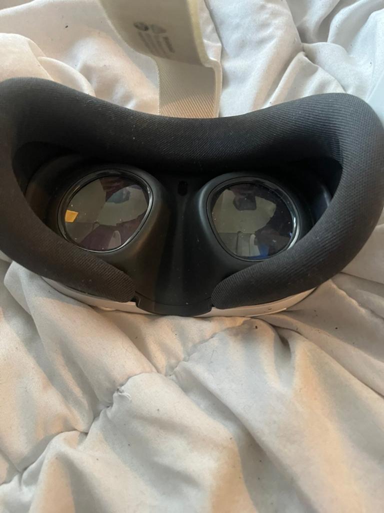 Meta Quest 3 VR-bril met controlles - Zo goed als nieuw, Ophalen of Verzenden, Zo goed als nieuw, VR-bril, Overige platformen