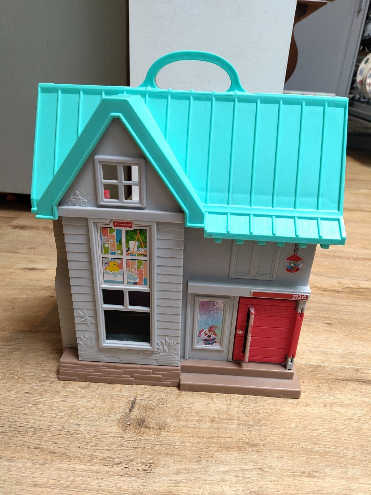 Fisher Price poppenhuis met 2 poppen, hond, bed en stoelen, Ophalen, Gebruikt, Poppenhuis