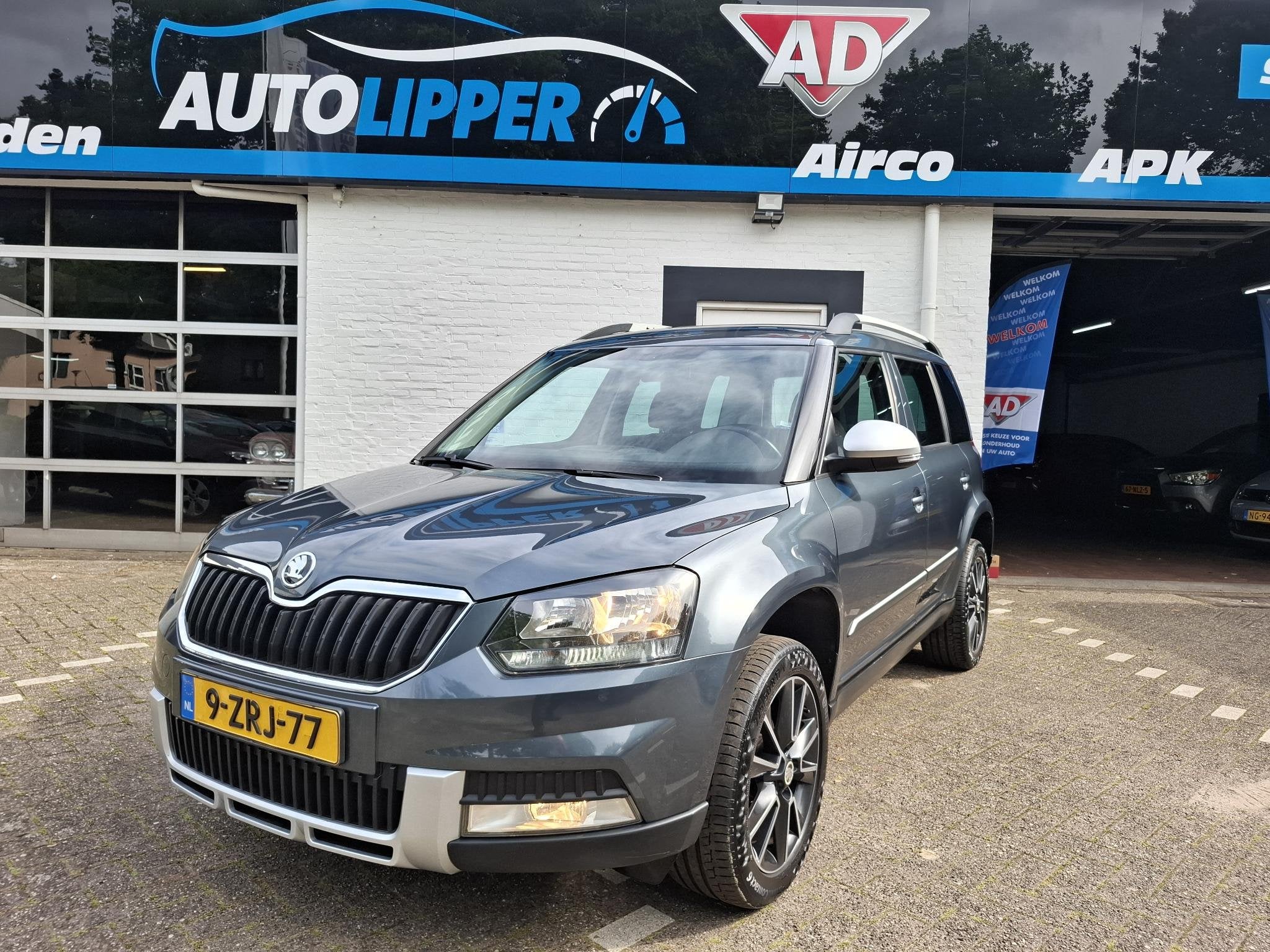 Skoda Yeti Outdoor 1.2 TSI Adventure /Nieuwe apk bij aflever, Auto's, Voorwielaandrijving, Euro 5, Stof, Gebruikt