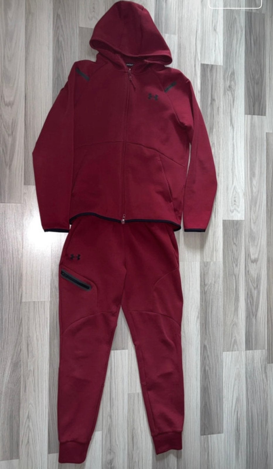 Under Armour trainingspak, Ophalen of Verzenden, Zo goed als nieuw, Maat 46 (S) of kleiner, Rood
