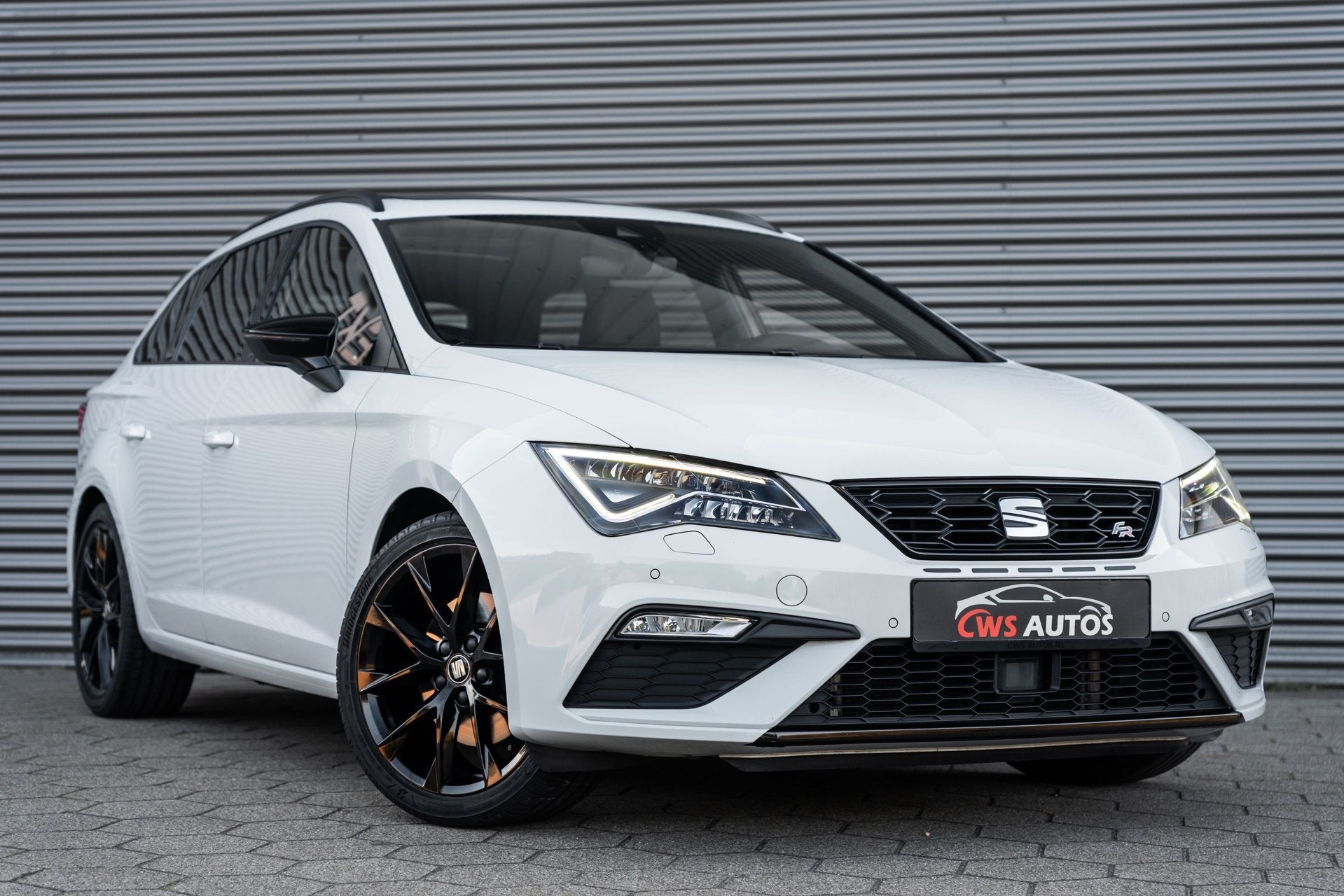 SEAT Leon ST 1.5 TSI FR Ultimate Edition Black VIRTUAL*ACC*D, Dealer onderhouden, Zwart, 4 cilinders, Leon