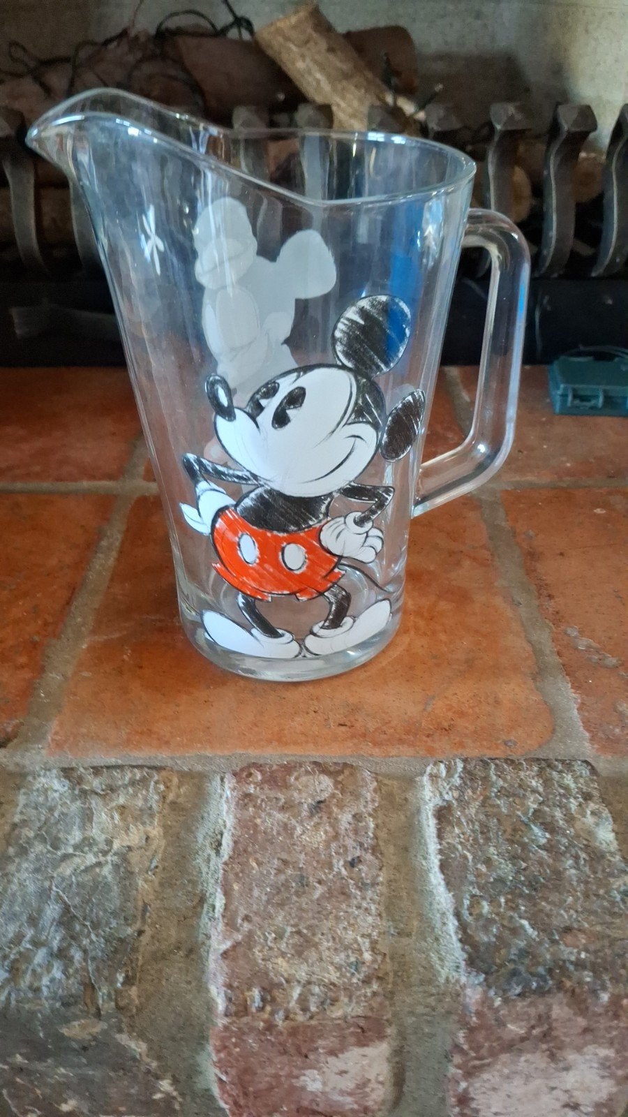 pitcher / glazen kan met mickey mouse, Ophalen of Verzenden, Minder dan 60 cm, Overige typen, Minder dan 30 cm