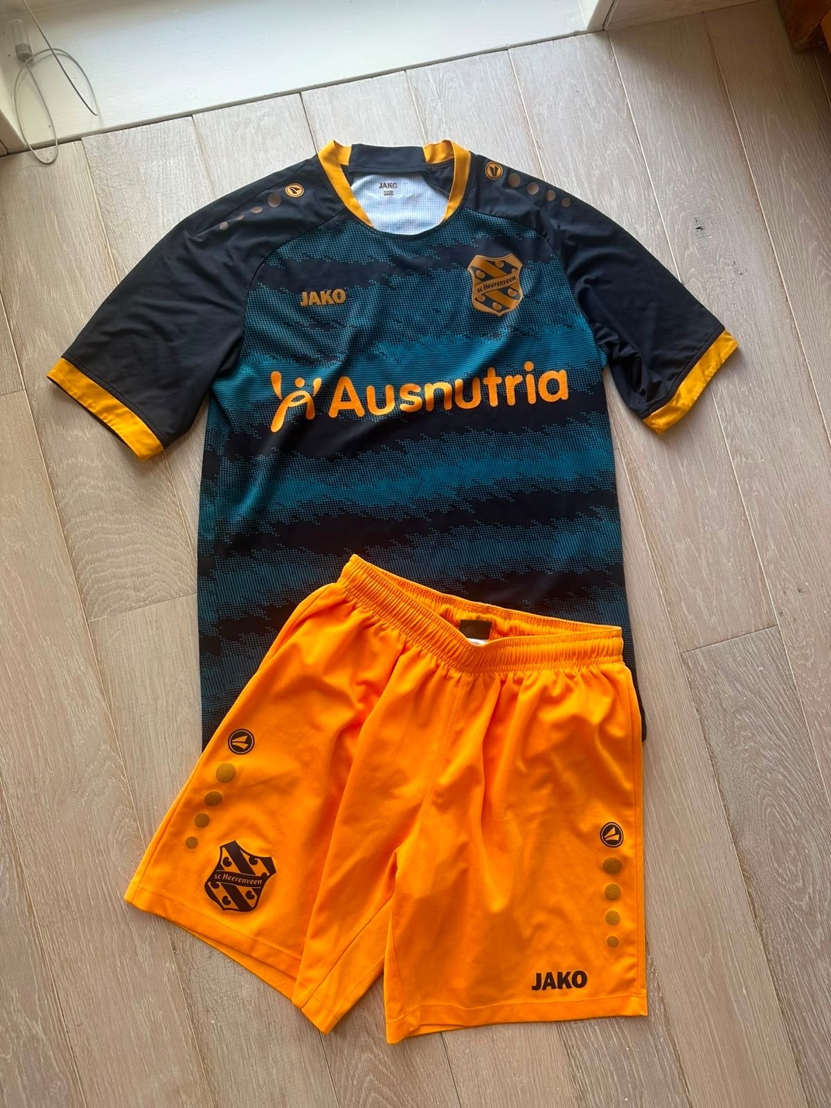 Tenue Heerenveen