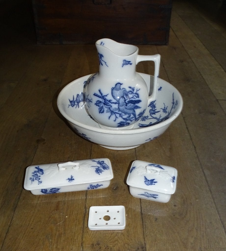 belgisch aardewerk rond 1900 lampet set met vogeltjes, Ophalen
