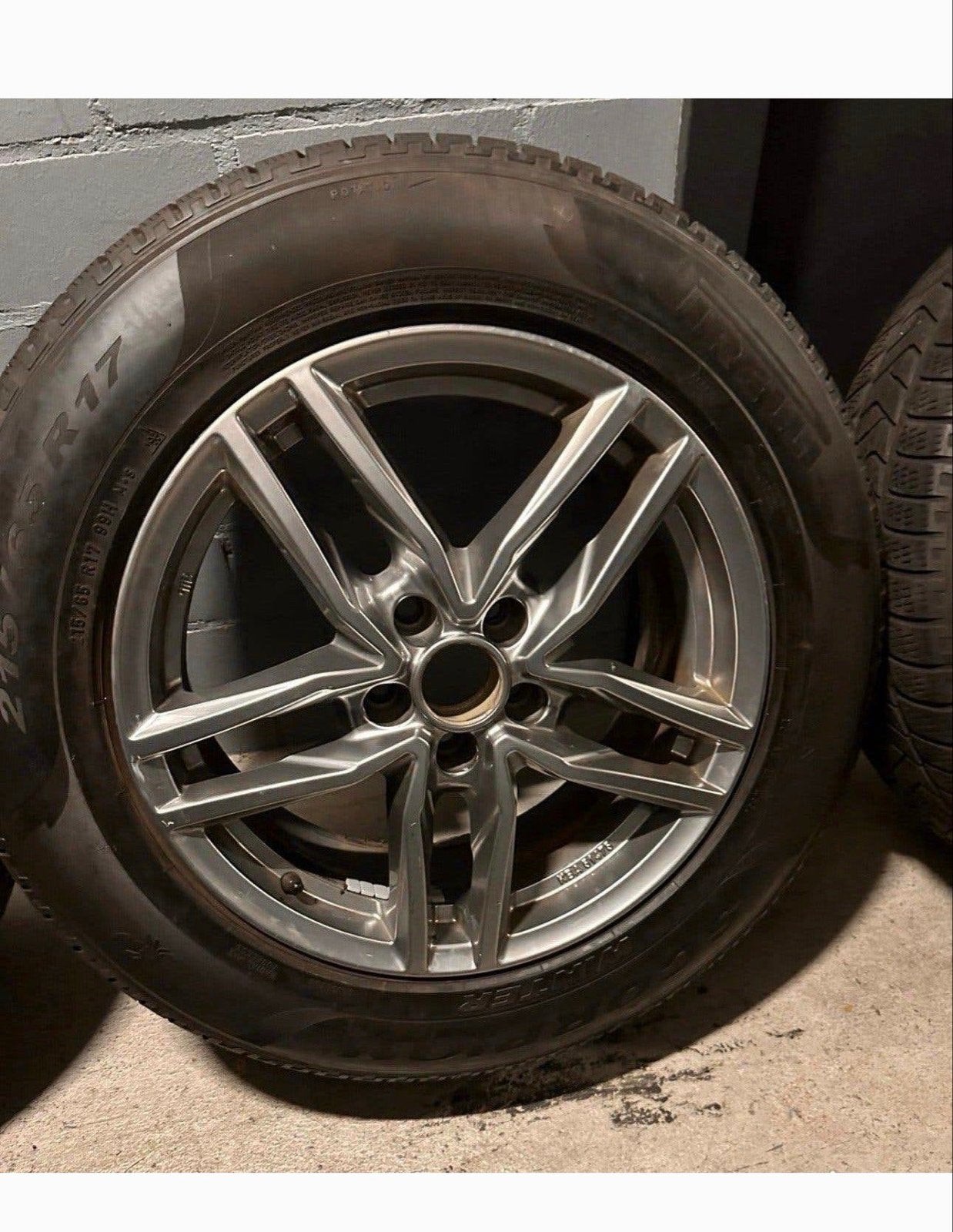 VW velgen met Pirelli Scorpion Winterbanden 215/65 R17, Ophalen of Verzenden, Gebruikt