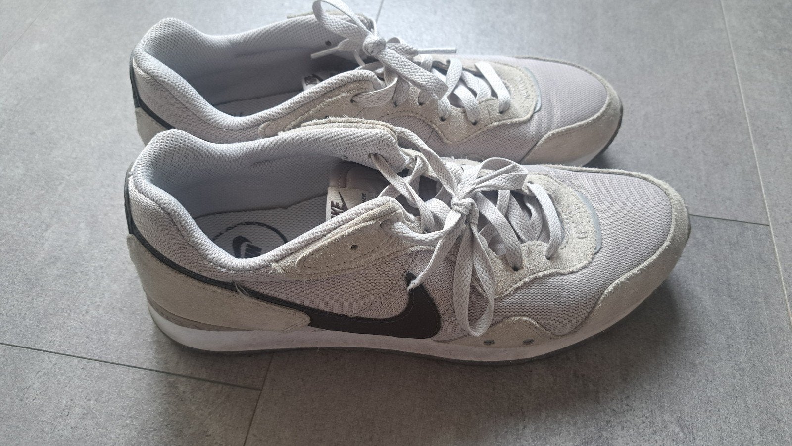 Nike sneakers maat 44 voor heren, Kleding | Heren, Overige kleuren, Nike, Ophalen of Verzenden, Sneakers of Gympen