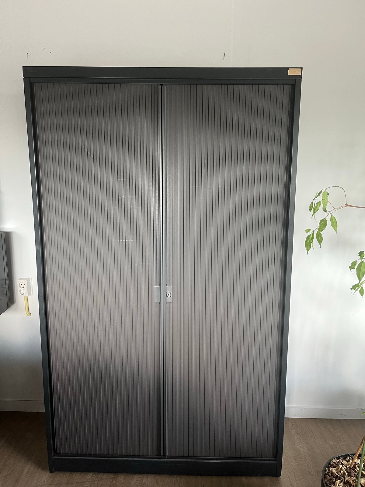 8x Archiefkast antraciet met roldeuren, Ophalen, Gebruikt, 100 tot 150 cm, Meerdere deuren
