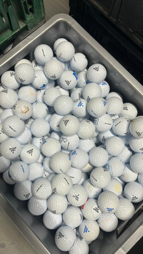 100 Stuks Tour Special Golfballen AAAA, Sport en Fitness, Ophalen of Verzenden, Zo goed als nieuw, Bal(len)