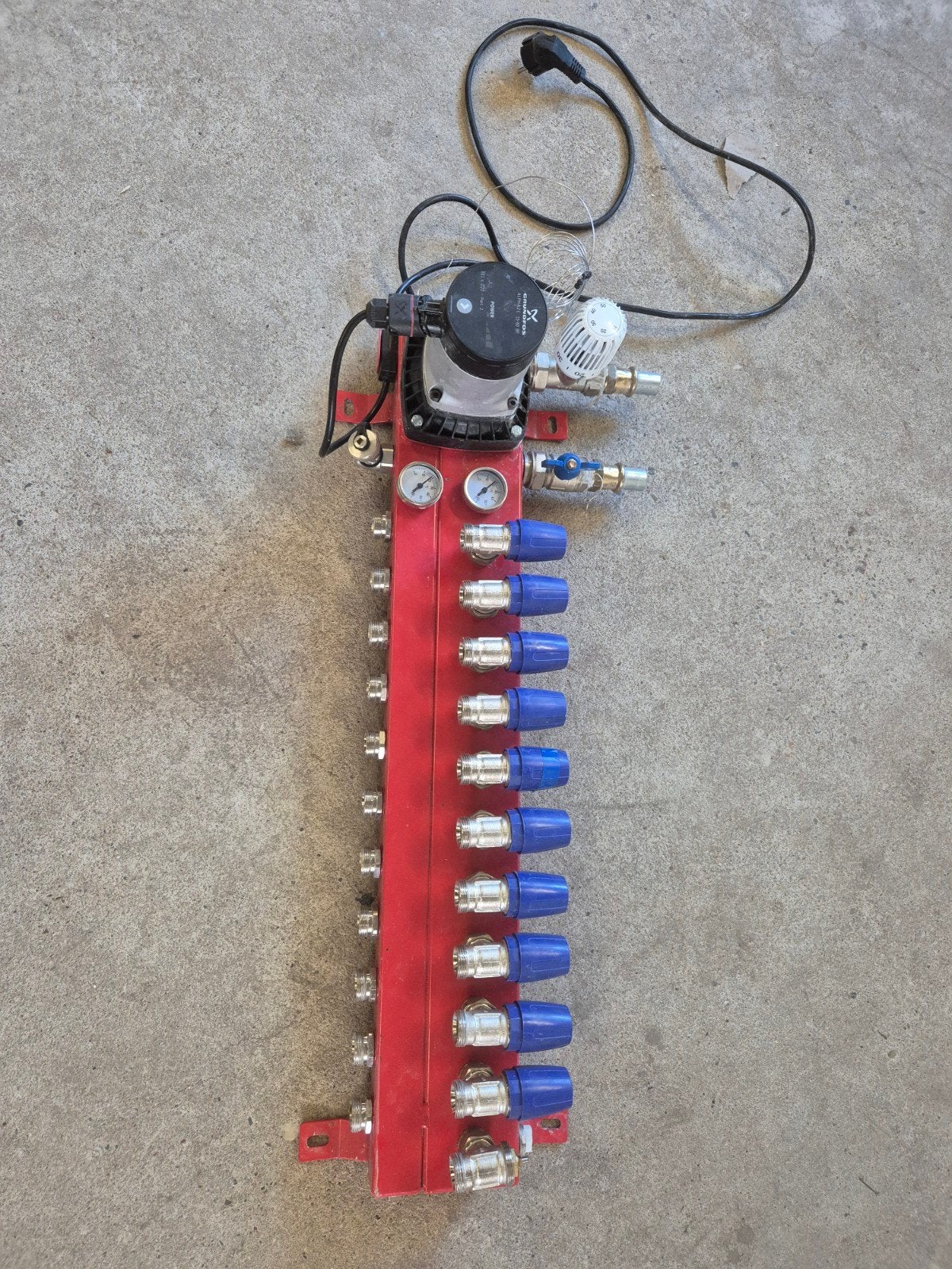 Vloerverwarming verdeler 11 groeps met Grundfos pomp, 30 tot 80 cm, Gebruikt, Overige typen, Minder dan 60 cm