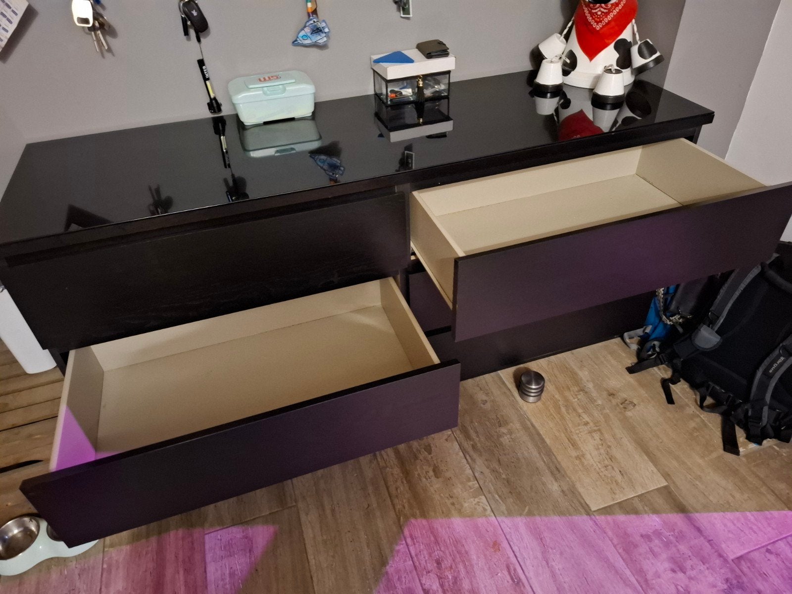 malm 6 ladekast zwart bruin ikea met glasplaat, Ophalen, Gebruikt