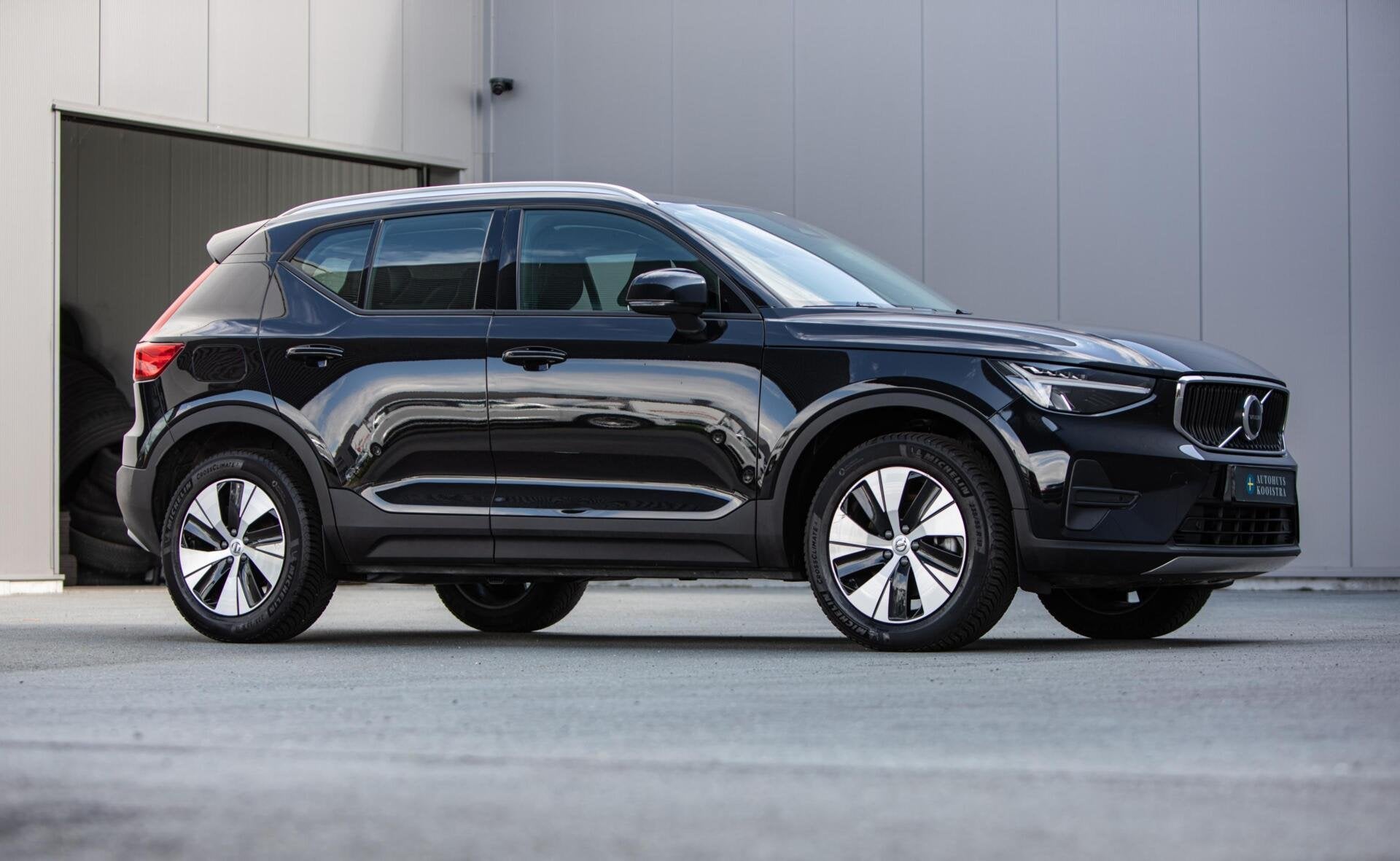 Volvo XC40 2.0 B3 Core MY2026|Leder|Keyless|PDC|Camera|Carpl, Auto's, Dealer onderhouden, Gebruikt, Zwart, 4 cilinders