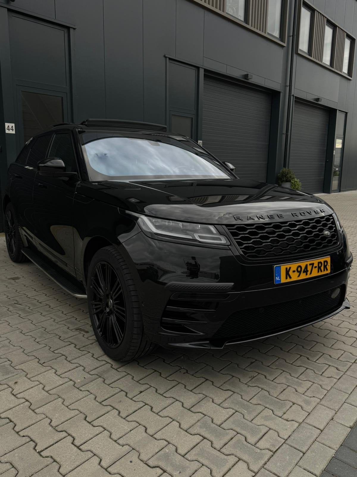 Land Rover Range Rover Velar P250 Dealer onderhouden., Auto's, 4 cilinders, Range Rover Velar, Vierwielaandrijving, SUV of Terreinwagen