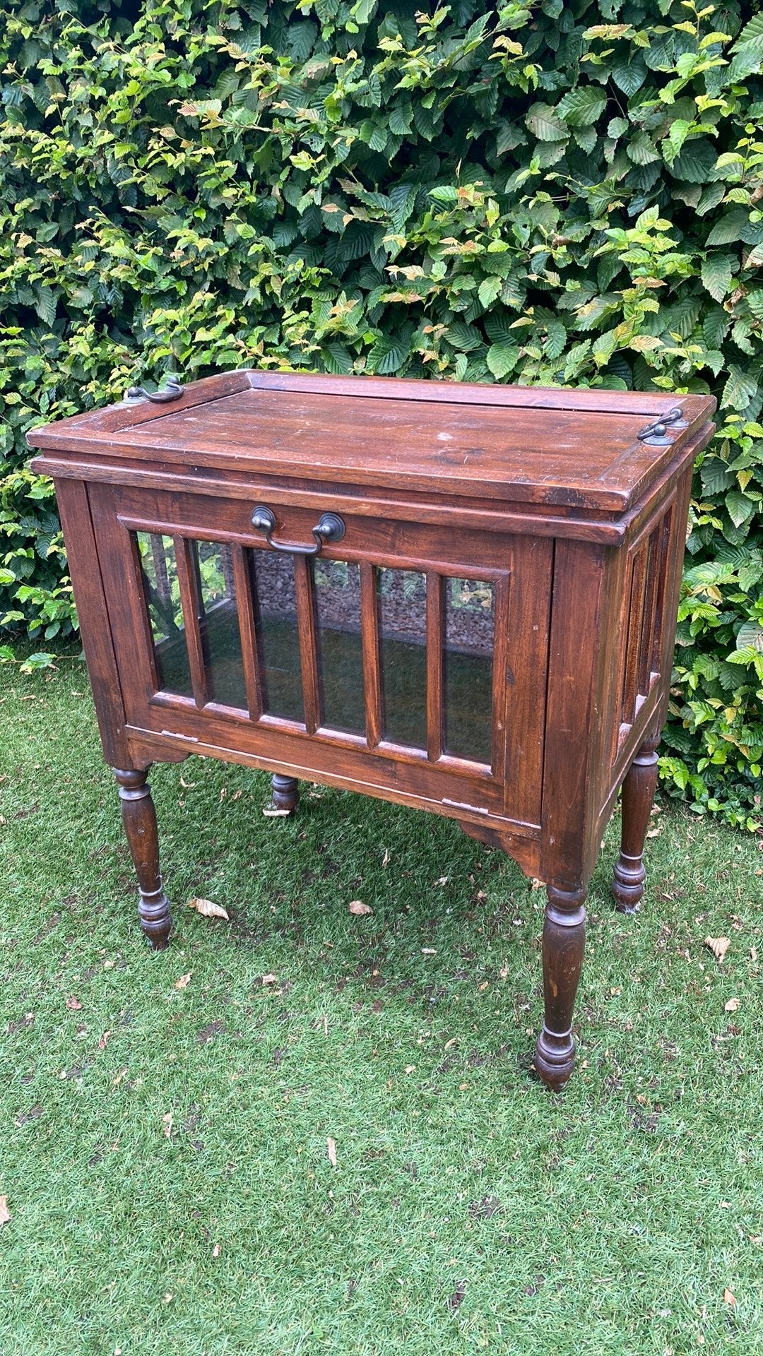 Klassiek theekastje( met dienblad) in hout /glas, Antiek en Kunst, Ophalen