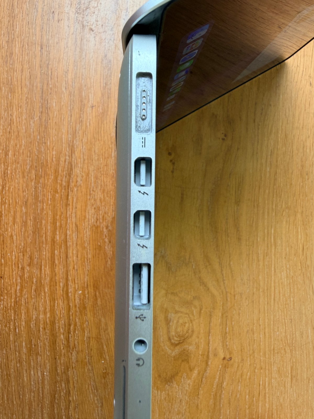 Foto 11 van Apple MacBook Pro Retina 13, 8GB / 256GB / 2015 / Sequoia OS