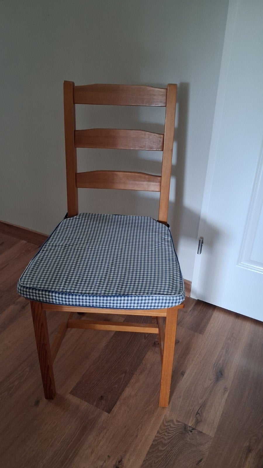 stoel gratis, Huis en Inrichting, Stoelen, Ophalen, Gebruikt, Bruin, Keukenstoel