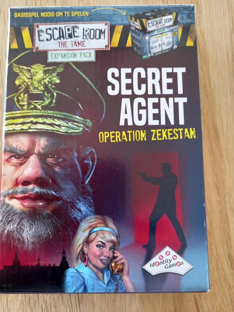 Escape Room The Game: Secret Agent - Operation Zekestan, Vijf spelers of meer, Ophalen of Verzenden, Zo goed als nieuw, Identity Games
