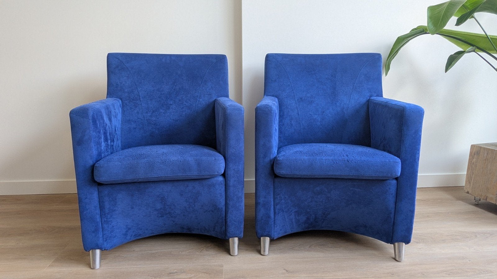 Leolux Dolcinea Fauteuils (set van 2) - Kobaltblauw Suede, Gebruikt, Modern Design, 75 tot 100 cm, Ophalen of Verzenden