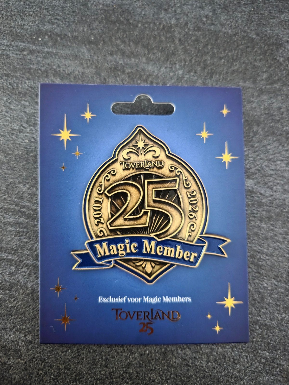 Toverland 25 Jaar Magic Member Pin Speldje Exclusief, Verzamelen, Ophalen, Nieuw, Overige onderwerpen, Speldje of Pin