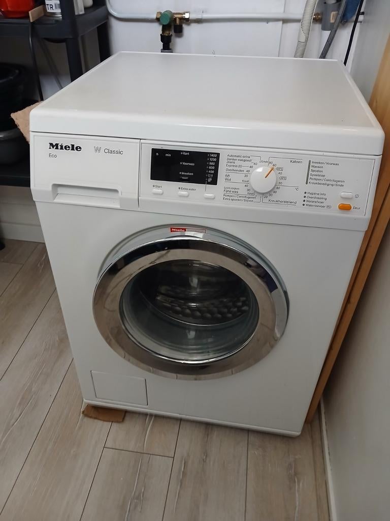 Miele W Classic Eco Wasmachine, Ophalen, Zo goed als nieuw, Voorlader, 85 tot 90 cm