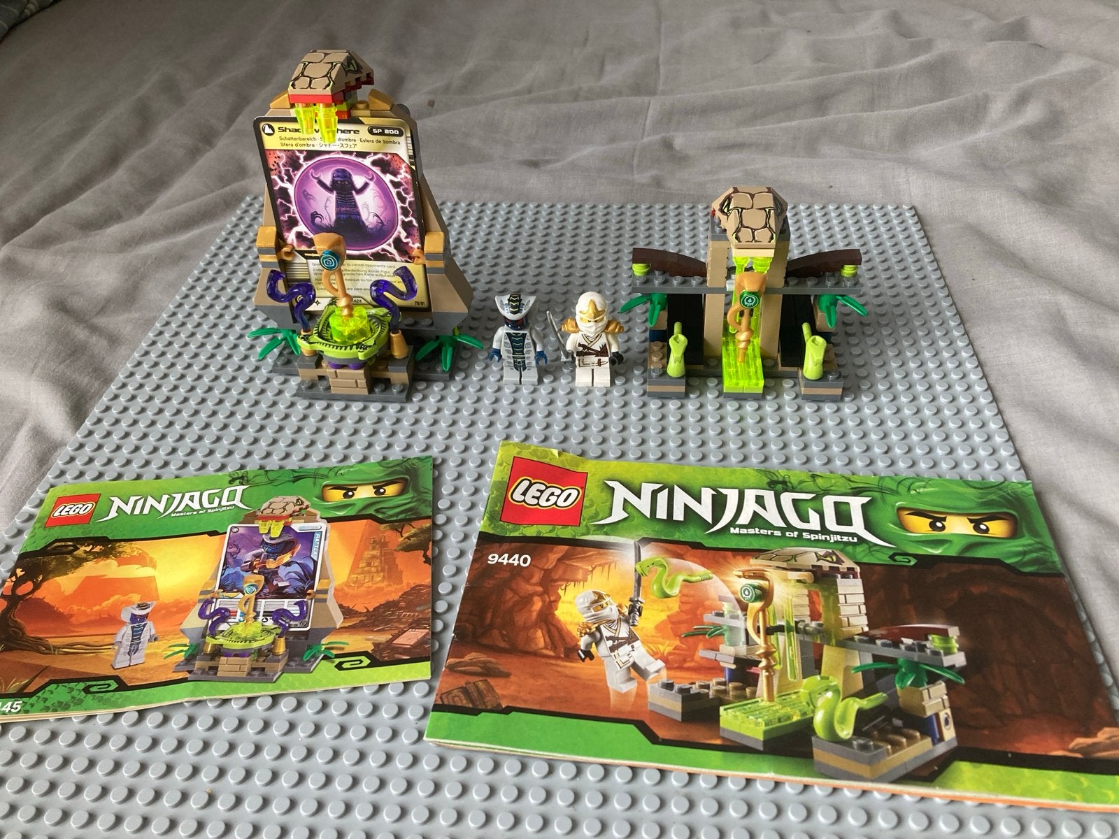 Lego Ninjago 9440 & 850445 serpentine staf shrines, Ophalen of Verzenden, Gebruikt