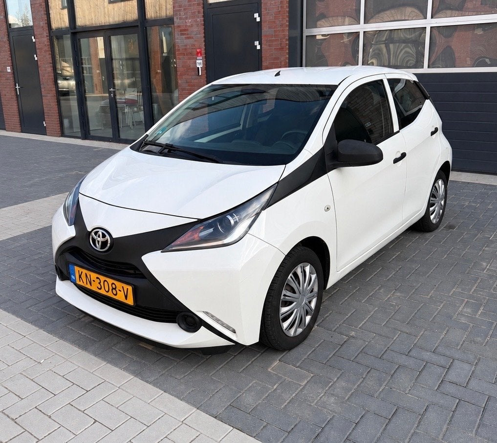 Toyota Aygo 1.0 VVT-i| Airco | Cruise C | NAP | Nieuwe APK |, Voorwielaandrijving, Euro 6, 4 stoelen, Wit