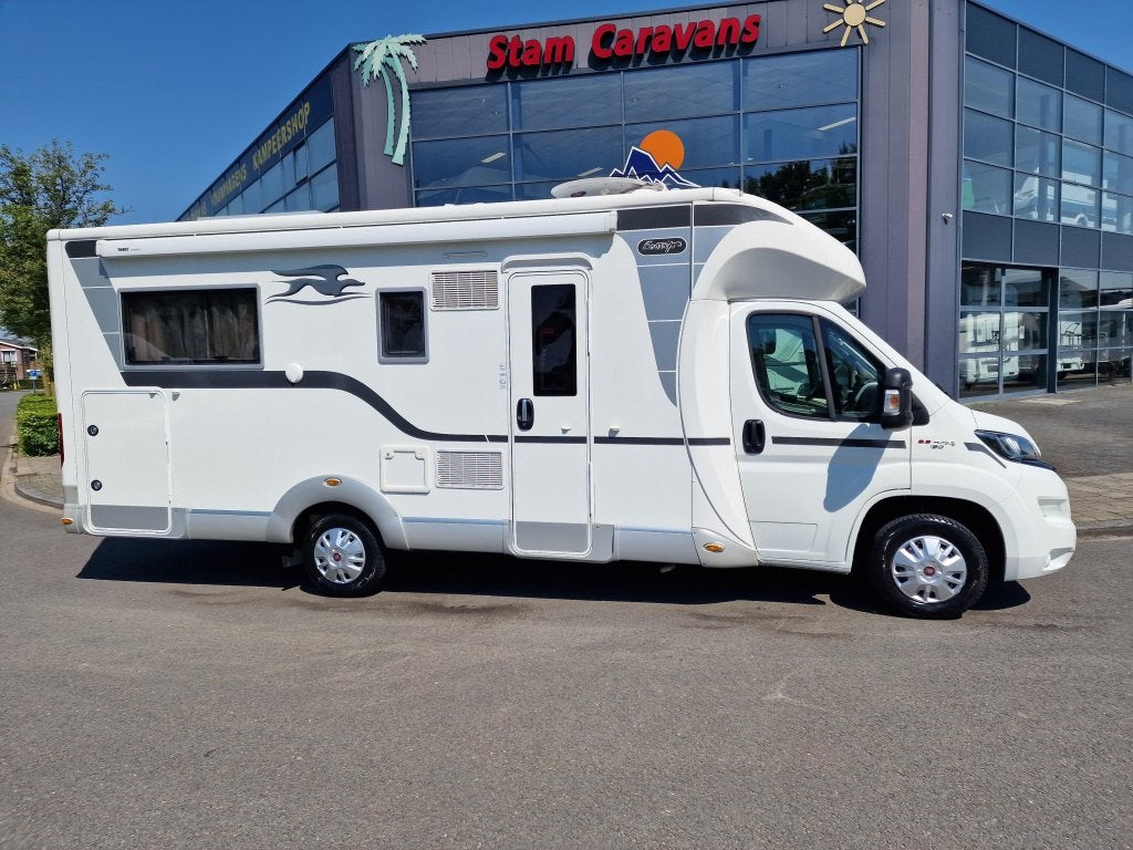 Laika Ecovip 412 queensbed 1e eig nieuwstaat 23000km, Caravans en Kamperen, Campers, Ringverwarming, Fiat, Luifel, Veiligheidssloten