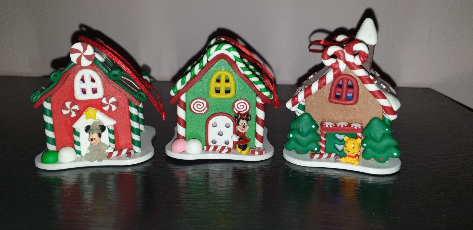 Leuk kerstdorp met mickey minnie winnie 
met minnie,mickey,, Ophalen of Verzenden