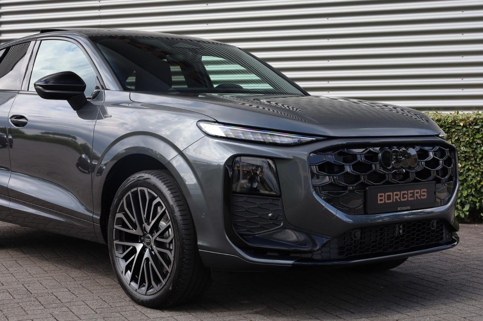 Audi Q3 Sportback e-hybrid SONOS l Rode stiksel l Pano l Mat, Auto's, Dealer onderhouden, 1800 kg, 4 cilinders, 150 min