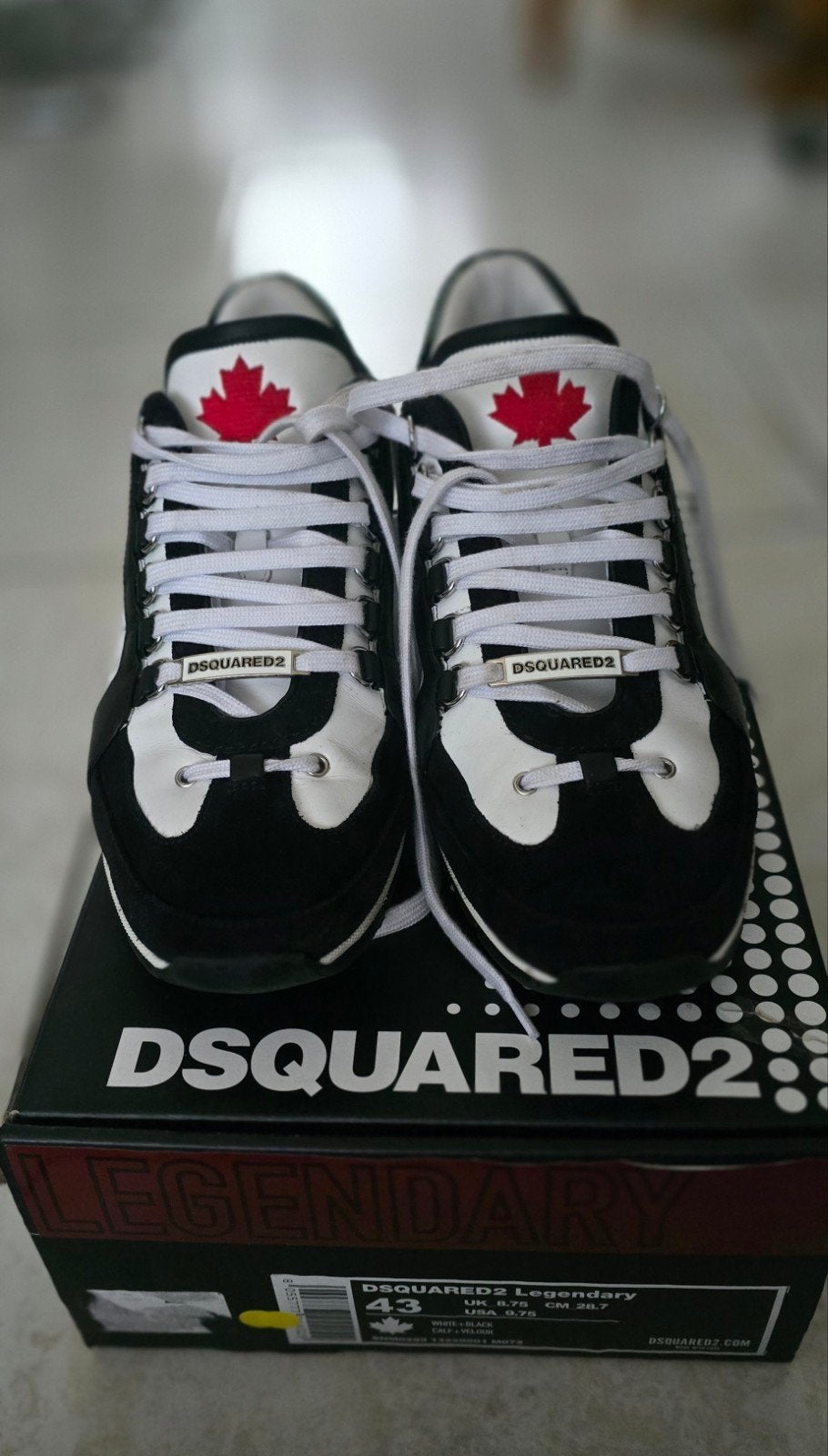 Zeer mooie nieuwe  Dsquared 2 legendarische sneakers, Kleding | Heren, Schoenen, Ophalen of Verzenden, Nieuw, Overige kleuren