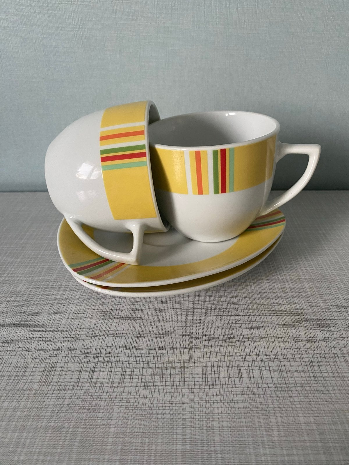 Vila kopjes met schotels - Zeer goede staat, Overige merken, Keramiek, Ophalen of Verzenden, Zo goed als nieuw