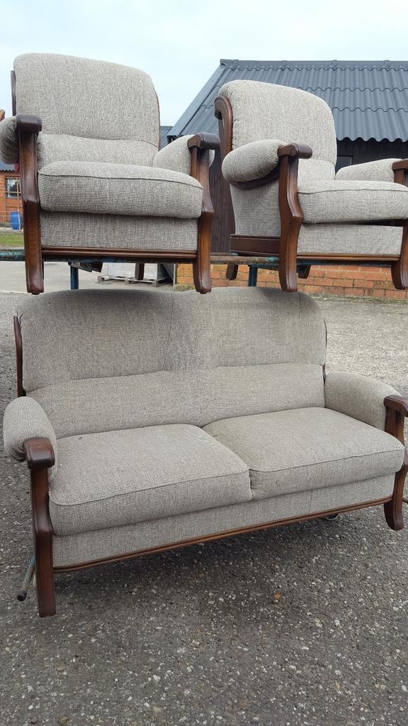 Klassiek eiken fauteuis met bank, Huis en Inrichting, Fauteuils, 75 tot 100 cm, Ophalen