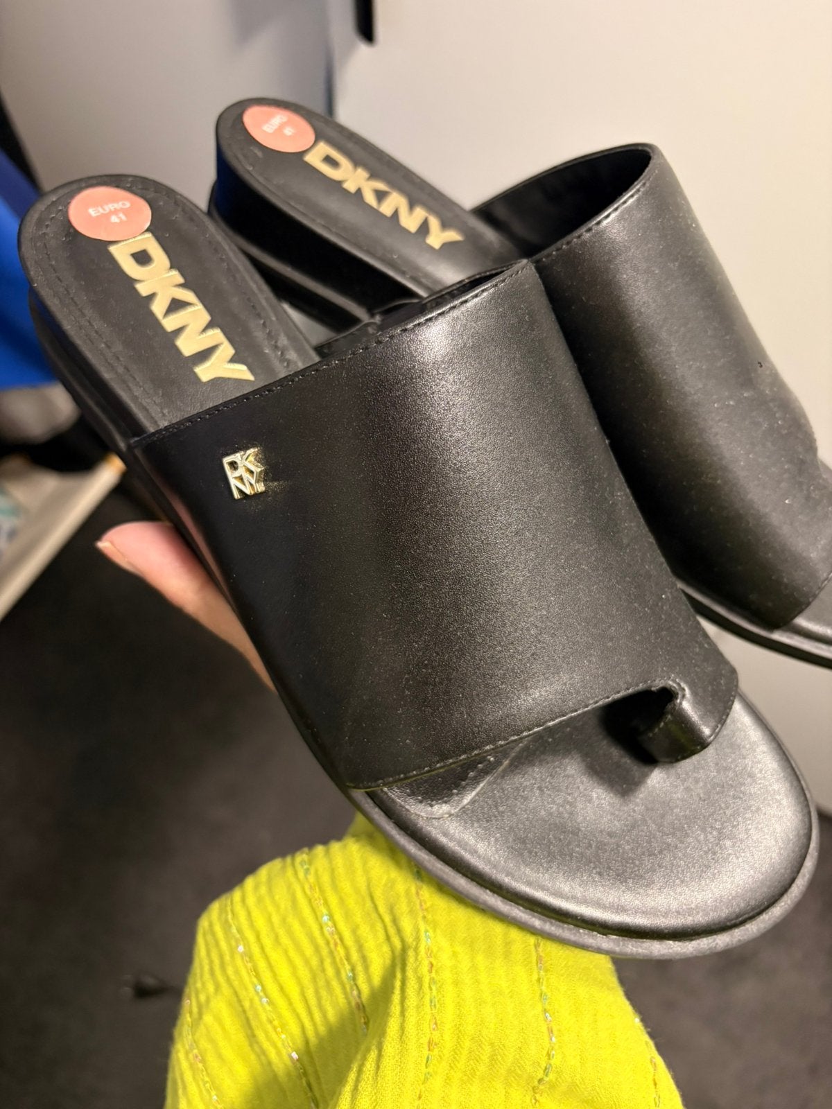 Merk slippers nooit gedragen, Ophalen of Verzenden, Zo goed als nieuw