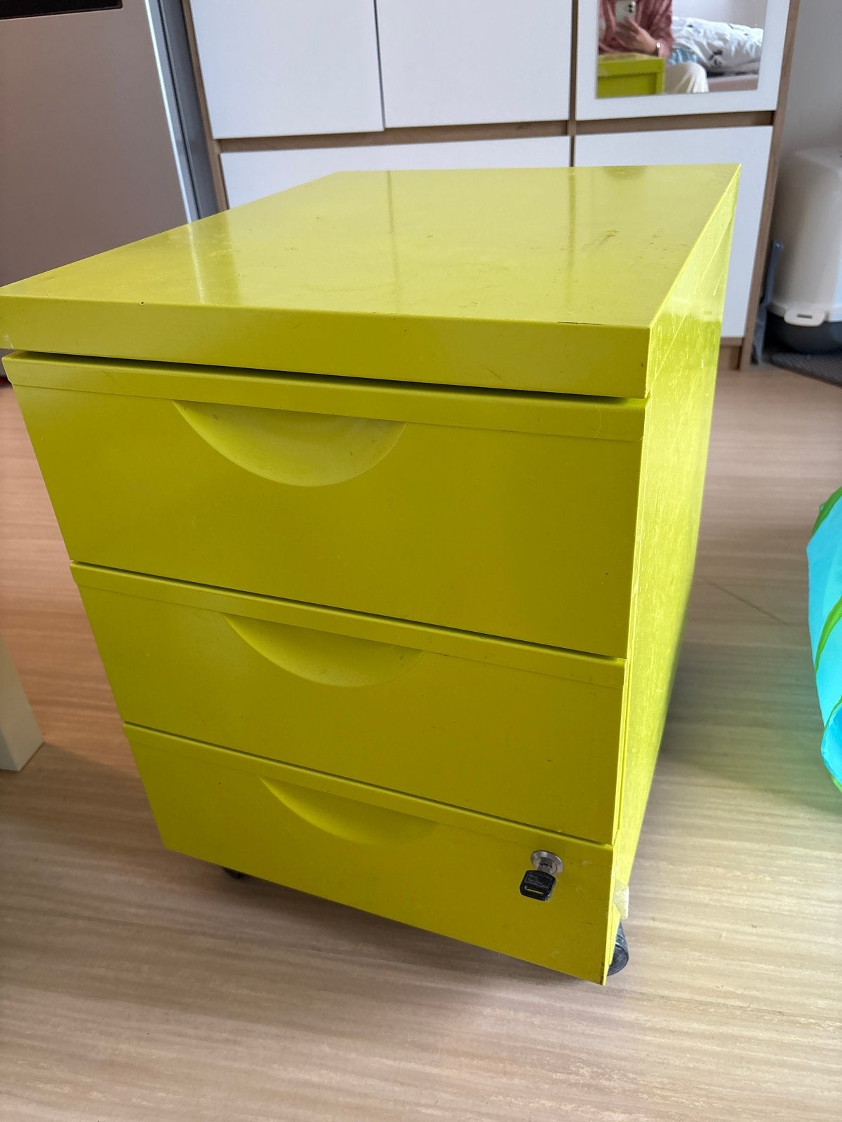 Felgele ladeblok op wielen met 3 laden, Huis en Inrichting, Ophalen, Minder dan 50 cm, Gebruikt, 3 of 4 laden
