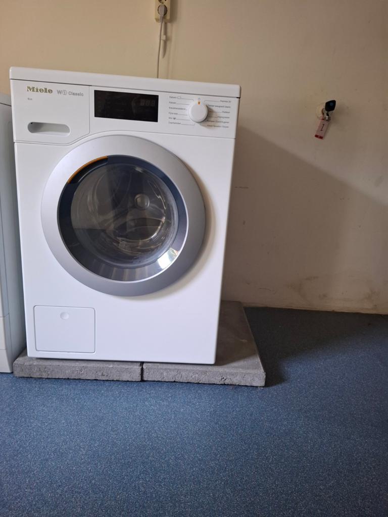 Miele W1 Classic WDB020 wasautomaat uit 2018, Ophalen, Gebruikt, Energieklasse A of zuiniger, Voorlader