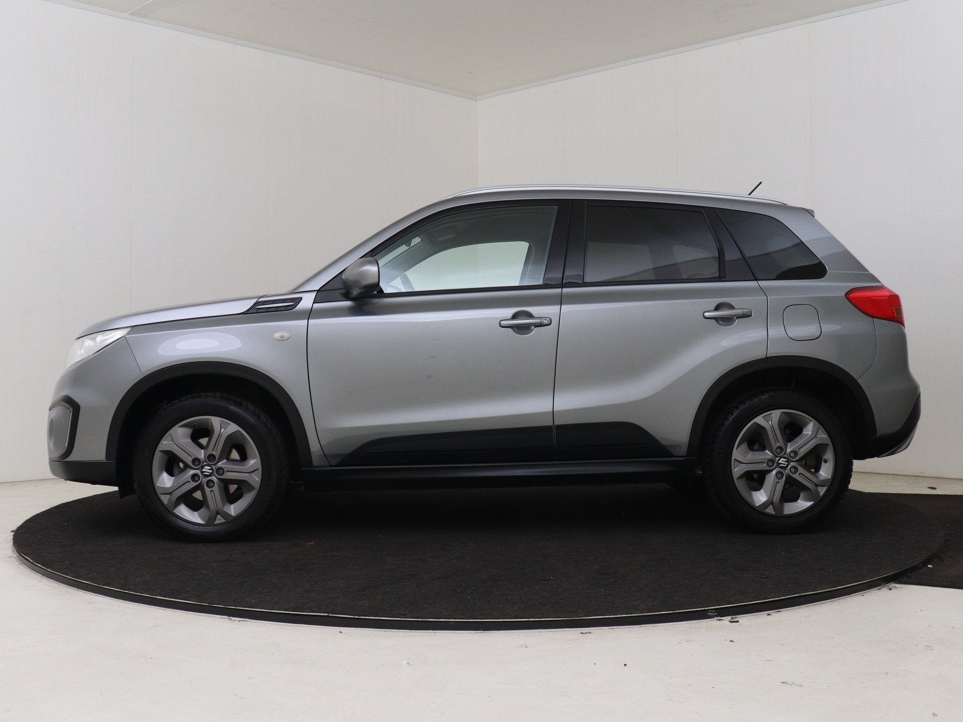 Suzuki Vitara 1.6 Exclusive (bj 2017), Voorwielaandrijving, 12 maanden, Stof, 4 cilinders