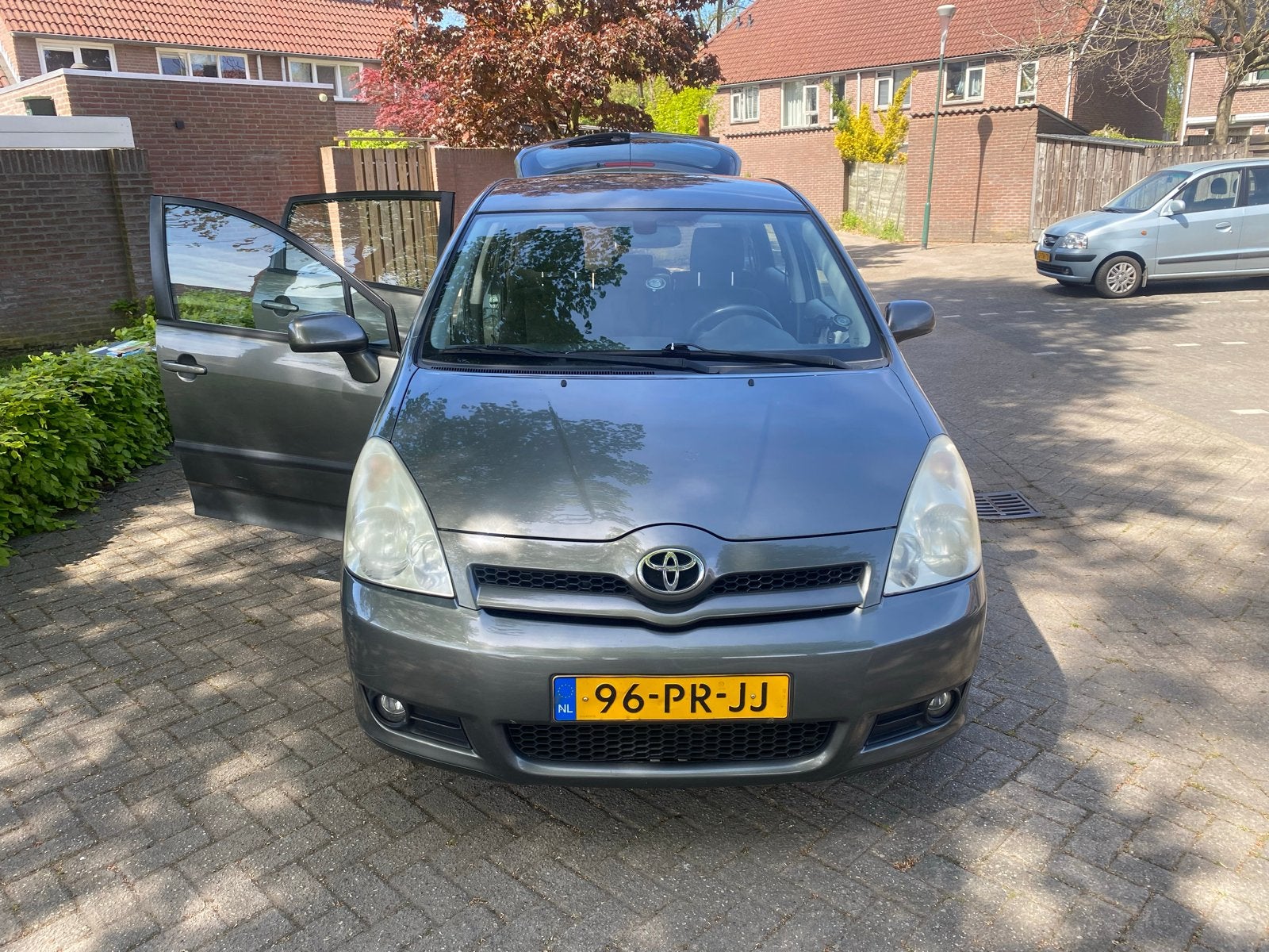 Toyota Corolla Verso 1.6 Vvt-i 5P 2004 Grijs, Auto's, Toyota, 1330 kg, 450 kg, 4 cilinders, Origineel Nederlands