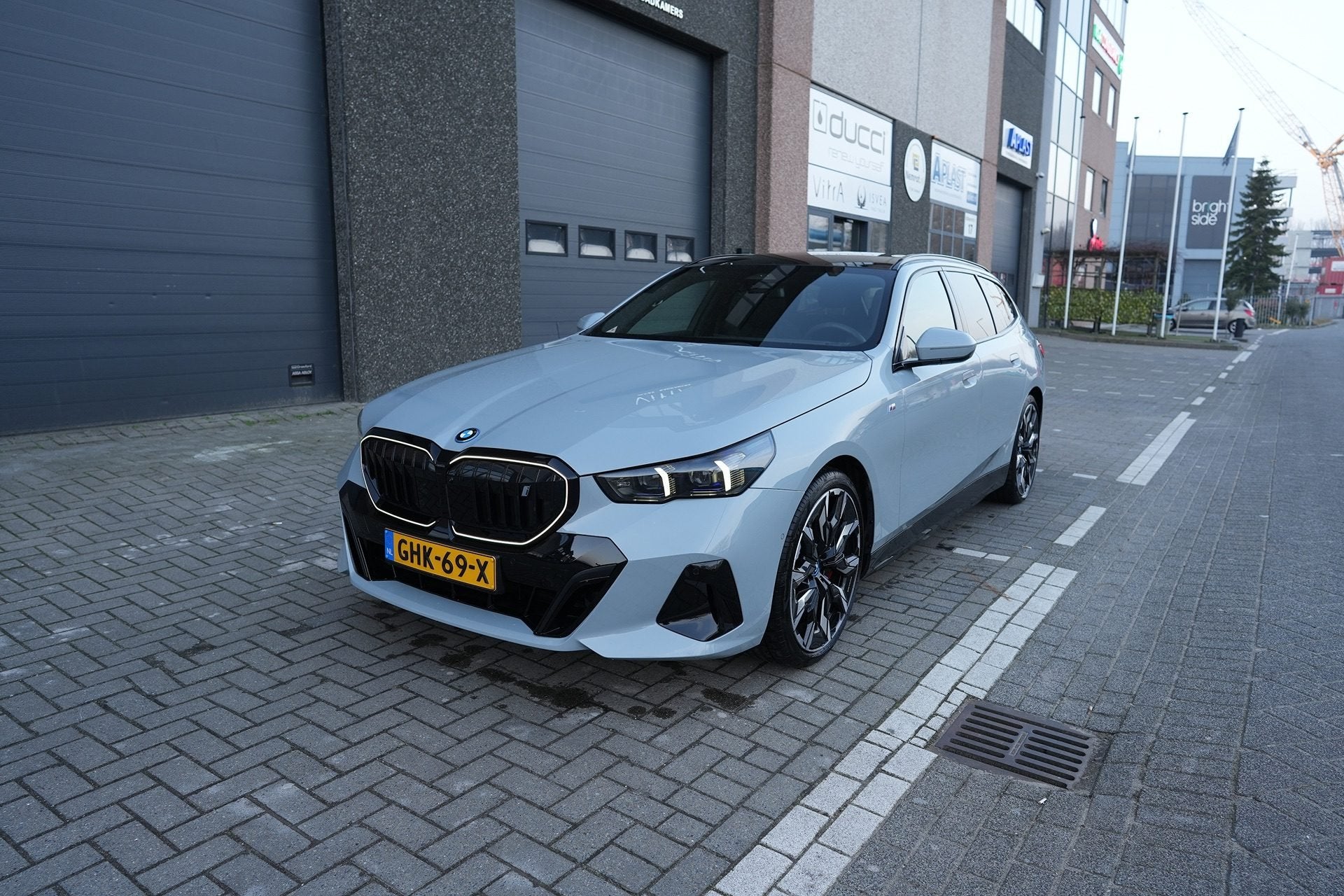 BMW i5 Touring eDrive40 (Private Lease Overname), Automaat, 81 kWh, Achterwielaandrijving, 265 min