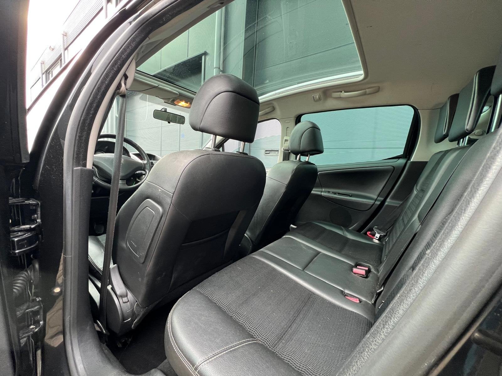 Peugeot 207 SW Outdoor 1.6 VTI XS PANORAMA AIRCO, Gebruikt, Zwart, 4 cilinders, Leder en Stof
