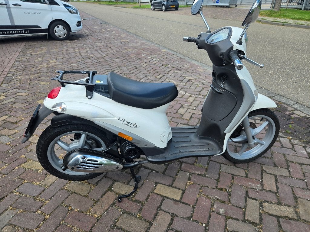 Piaggio C42 scooter - 2015, Ophalen, Maximaal 45 km/u, 49 cc, Zo goed als nieuw