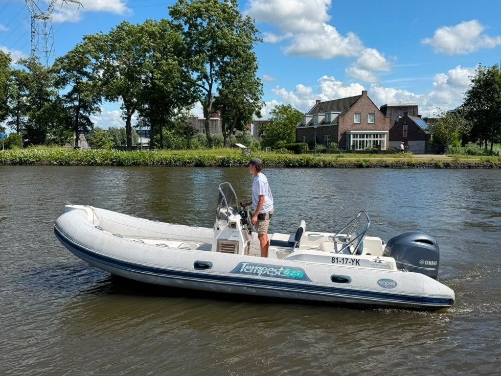 Capelli Tempest 625 RIB met Yamaha 175pk buitenboordmotor, Watersport en Boten, Rubberboten, Gebruikt, Inclusief motor, 6 m, 2 m