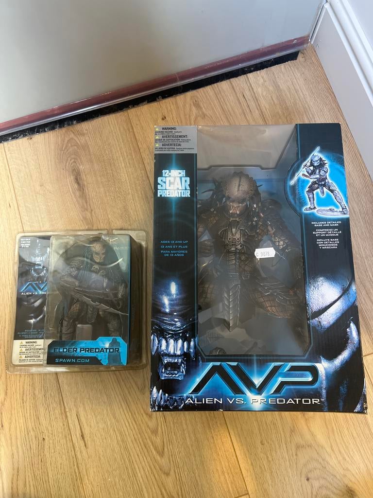 McFarlane Toys Scar & Elder Predator 12" Figuren AVP, Verzamelen, Ophalen of Verzenden, Zo goed als nieuw, Actiefiguur of Pop