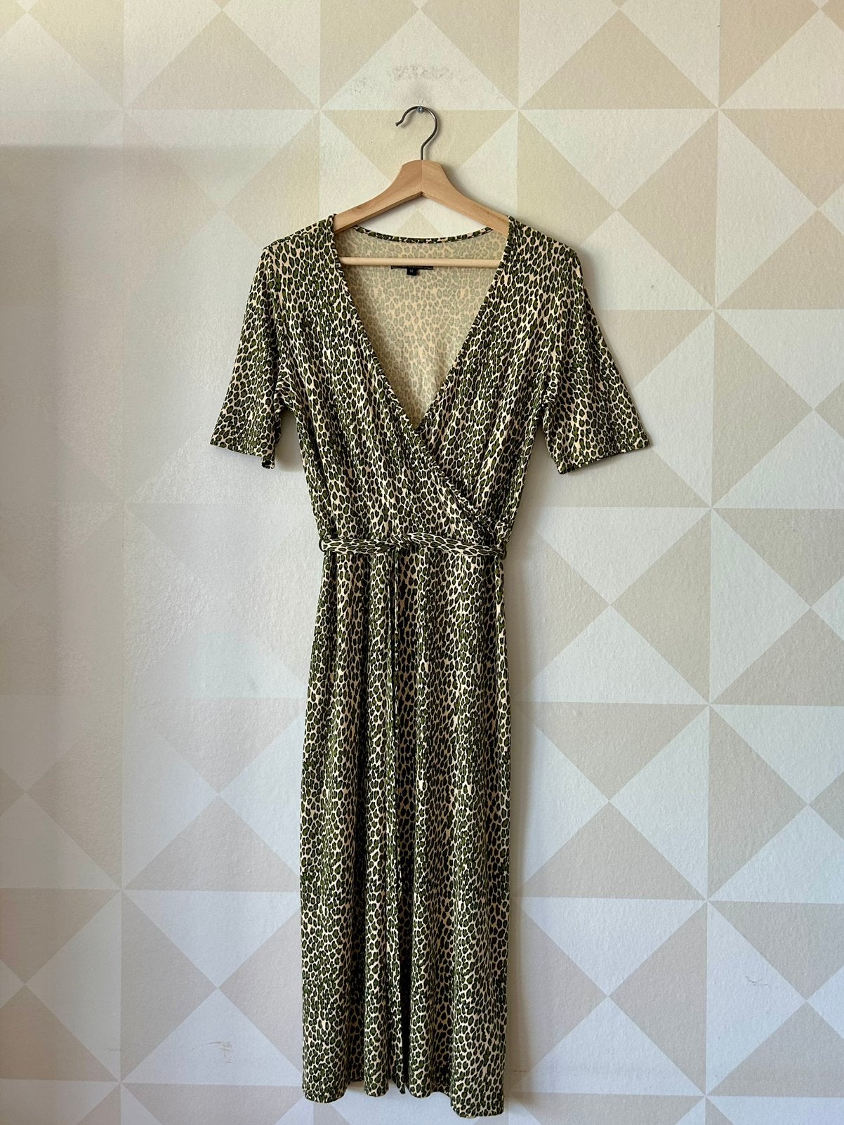 King Louie Anja Dress groen beige panter M/38 zgan, Maat 38/40 (M), Ophalen of Verzenden, Zo goed als nieuw, King Louie