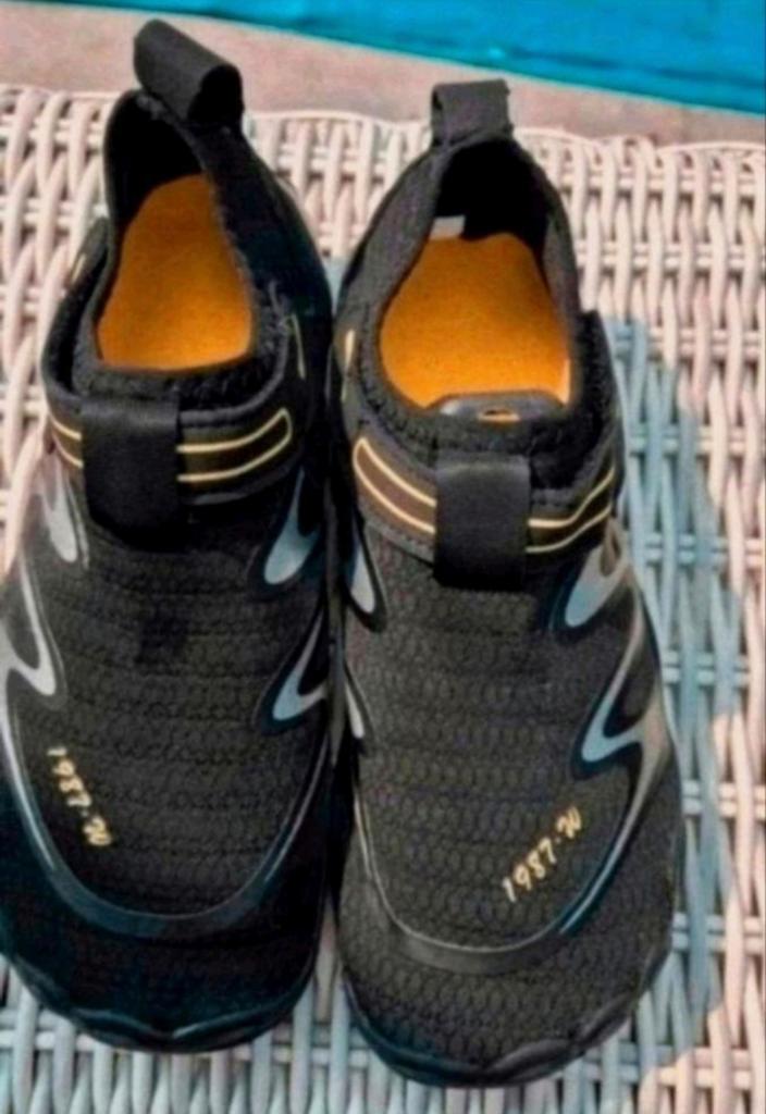 Nieuwe, unisex waterschoenen in maat 39., Kleding | Dames, Schoenen, Nieuw, Ophalen of Verzenden, Sportschoenen, Zwart